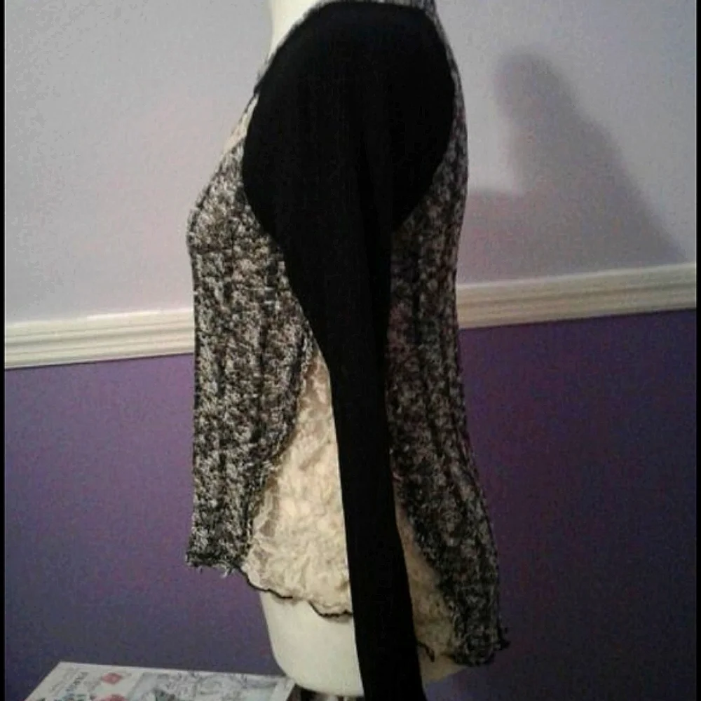 Almost Famous Black & Cream Multipattern Laced Long Sleeve Top